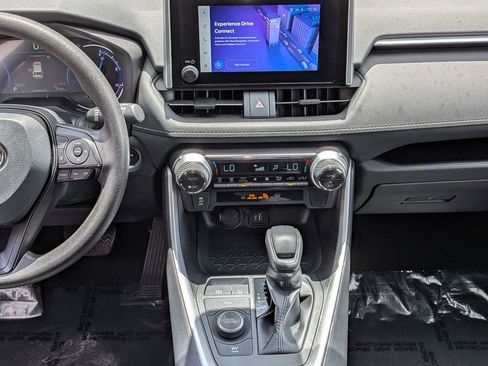 Used 2025 Toyota RAV4 XLE image 16