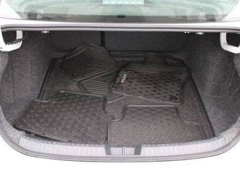 Certified 2025 Volkswagen Jetta SE w/ Black Wheel Package FWD image 28