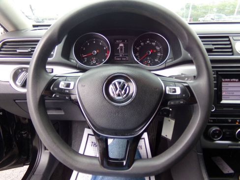 Used 2016 Volkswagen Passat 1.8T S FWD image 38