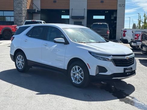 Used 2023 Chevrolet Equinox LT w/ Driver Convenience Package AWD/4WD image 1
