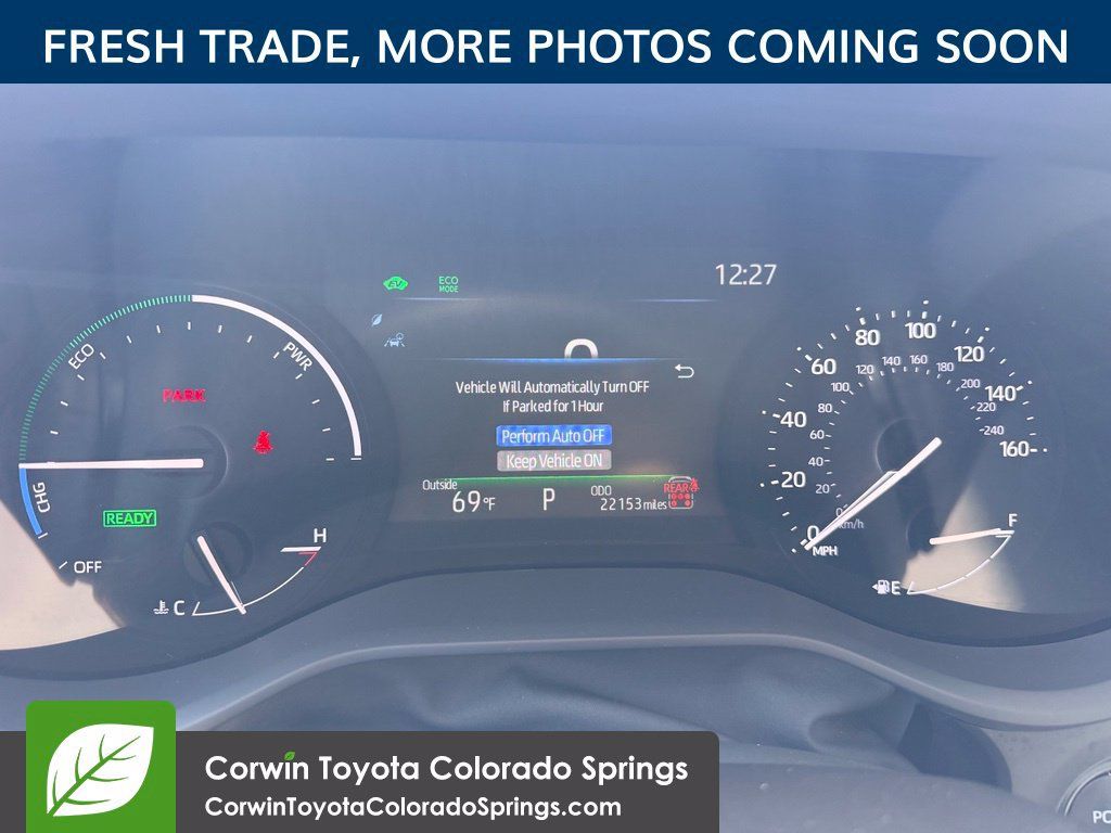 Used 2025 Toyota Sienna LE AWD/4WD image 15