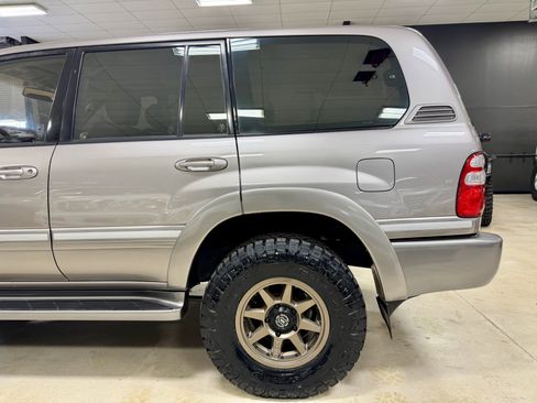 Used 2003 Toyota Land Cruiser image 16