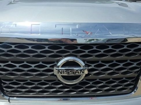 Used 2018 Nissan Titan SV AWD/4WD image 4