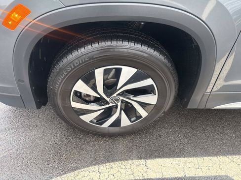 Certified 2025 Volkswagen Tiguan S AWD/4WD image 12