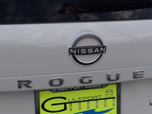 Used 2023 Nissan Rogue Platinum w/ Platinum Premium Package AWD/4WD image 8