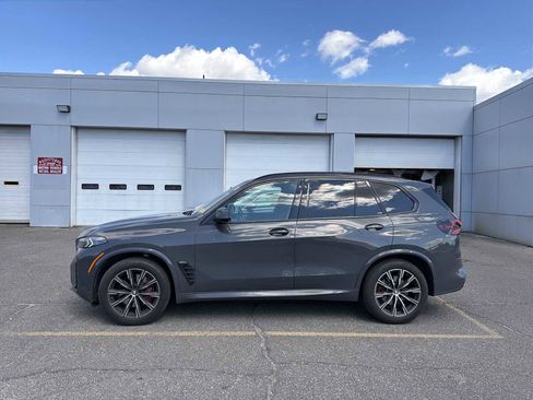 Used 2024 BMW X5 xDrive40i w/ M Sport Package image 4