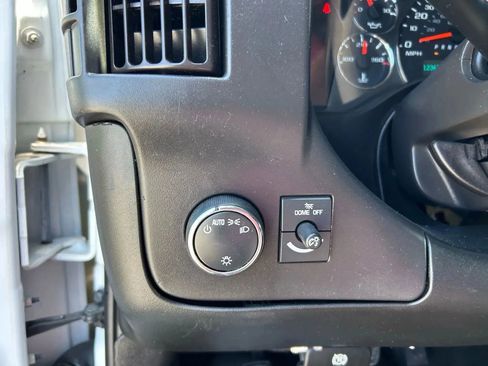 Used 2019 GMC Savana 2500 w/ Driver Convenience Package image 12