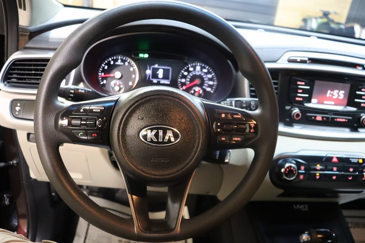 Used 2016 Kia Sorento FWD image 33