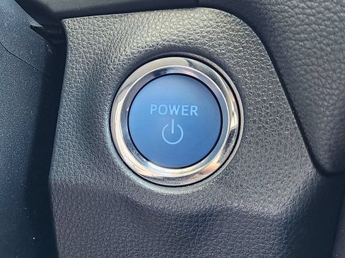Used 2020 Toyota RAV4 XLE w/ Convenience Package AWD/4WD image 20