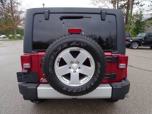 Used 2011 Jeep Wrangler Unlimited Sahara w/ Connectivity Group AWD/4WD image 9