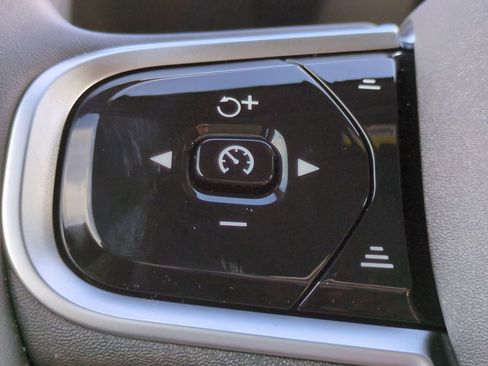 New 2026 Volvo XC60 B5 Plus w/ Climate Package image 24