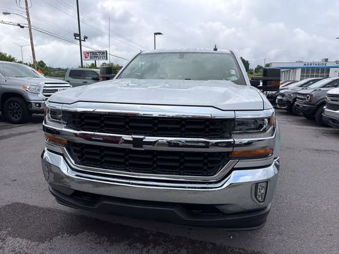 Used 2018 Chevrolet Silverado 1500 LT w/ Max Trailering Package AWD/4WD image 2
