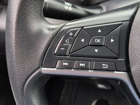 Used 2019 Nissan Kicks SV FWD image 17