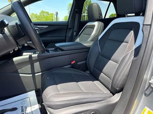 Used 2024 Chevrolet Blazer EV LT AWD/4WD image 19
