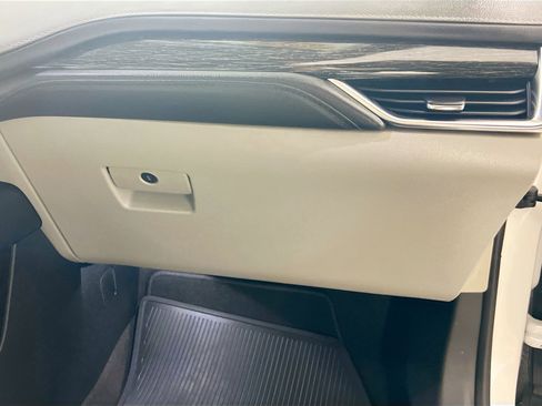 Used 2020 Cadillac XT4 Premium Luxury w/ Enhanced Visibility Package image 35