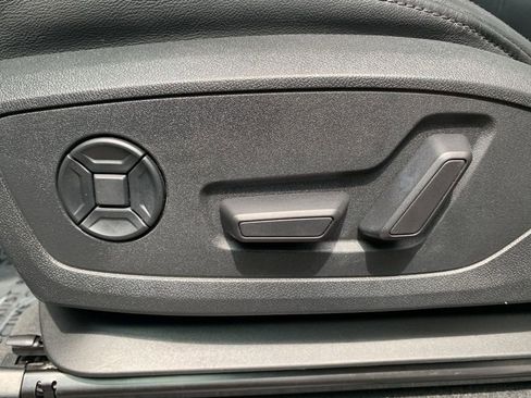 Used 2022 Audi Q3 2.0T Premium w/ Convenience Package image 30