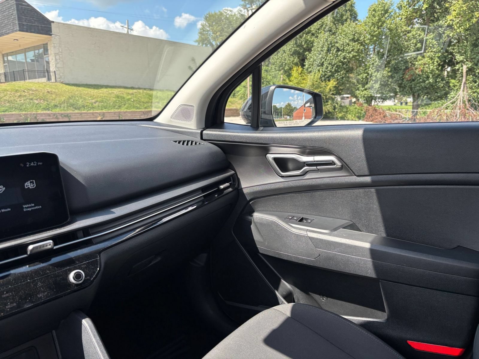 Used 2026 Kia Sportage LX FWD image 34