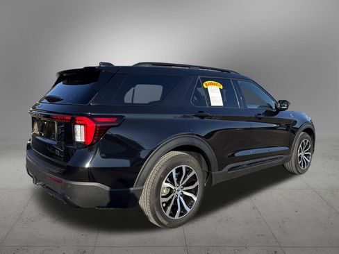 Used 2025 Ford Explorer ST-Line w/ Premium Package image 4