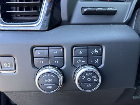 Used 2024 GMC Sierra 3500 Denali w/ Denali Reserve Package image 29