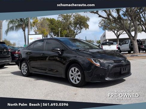 Used 2021 Toyota Corolla LE image 1