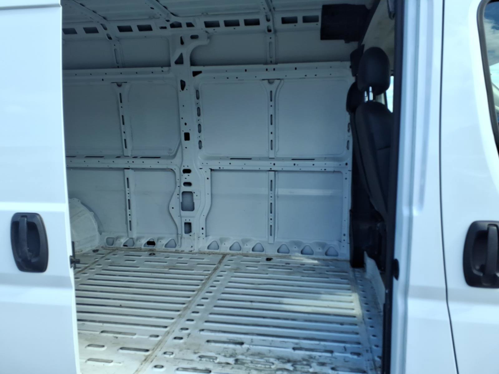 Used 2025 RAM ProMaster 2500 w/ Convenience Group FWD image 11