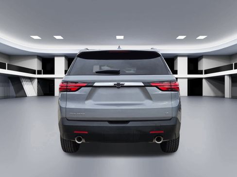Used 2023 Chevrolet Traverse LT image 5