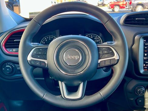 Used 2023 Jeep Renegade Trailhawk image 23