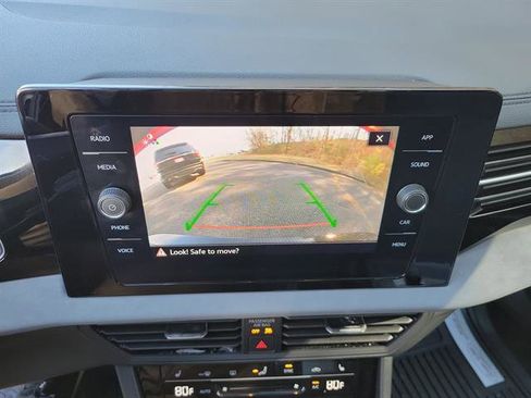 Used 2025 Volkswagen Jetta SE image 10