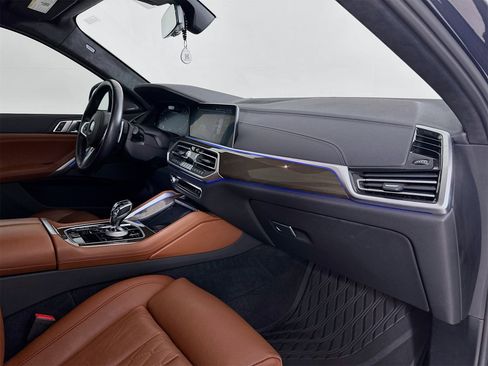 Used 2022 BMW X6 M50i w/ Executive Package image 31