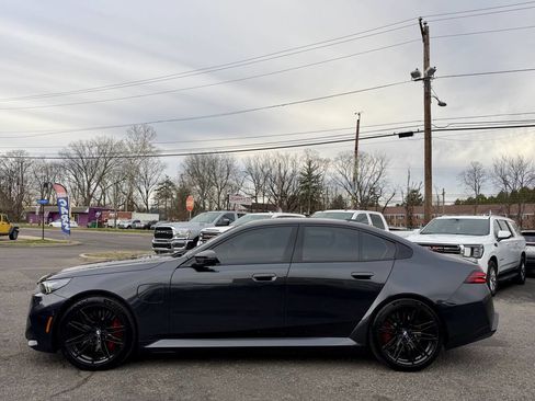 Used 2026 BMW M5 Base AWD 4dr Sedan w/ Carbon Package image 4