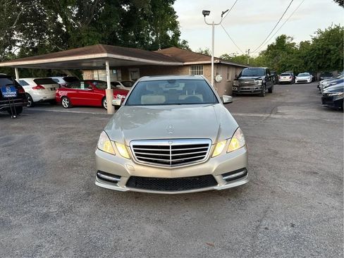 Used 2012 Mercedes-Benz E 350 4MATIC Sedan image 2