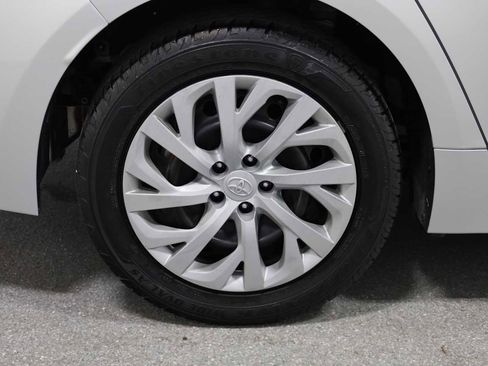 Used 2023 Toyota Corolla SE image 40