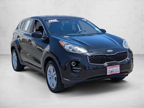 Used 2017 Kia Sportage LX AWD/4WD image 3