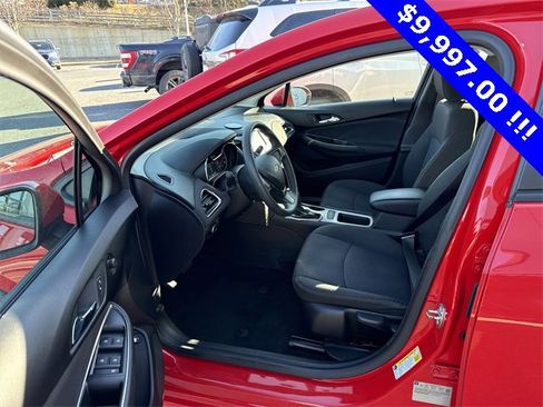 Used 2017 Chevrolet Cruze LS image 9