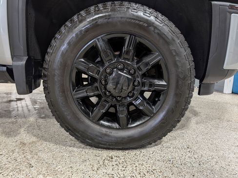 Used 2025 GMC Sierra 2500 AT4 w/ AT4 Premium Plus Package image 14