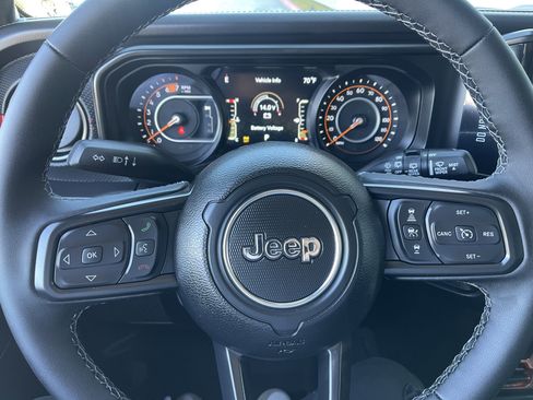 New 2026 Jeep Wrangler Unlimited Rubicon AWD/4WD image 32