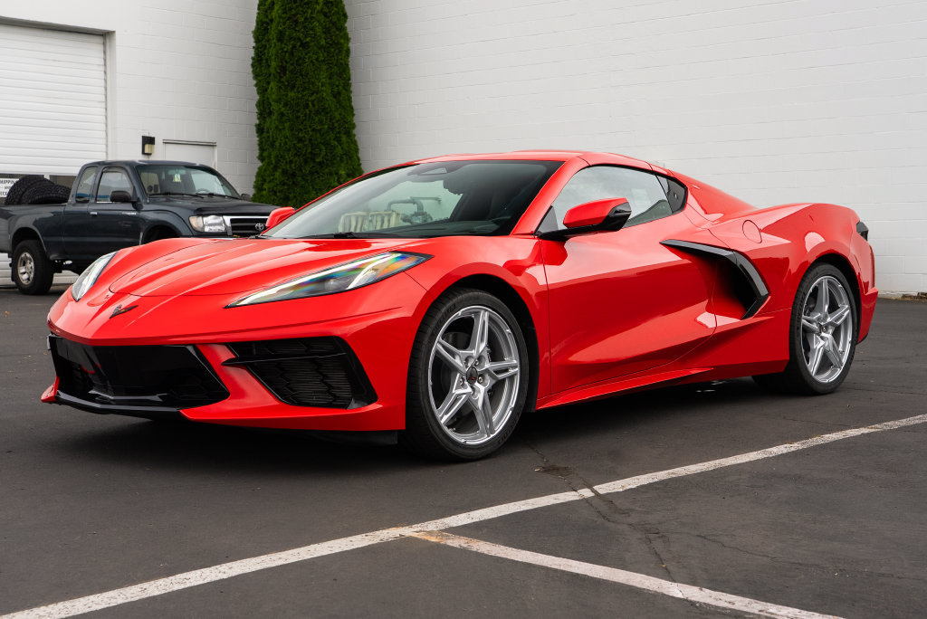 Used 2025 Chevrolet Corvette Stingray Coupe w/ 1LT RWD image 3