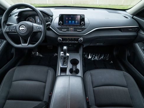 Used 2024 Nissan Altima 2.5 S image 8