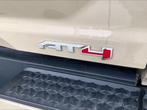 Used 2024 GMC Canyon AT4 w/ AT4 Premium Package AWD/4WD image 22