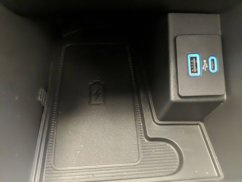 Certified 2024 Ford Edge SEL w/ Convenience Package image 22