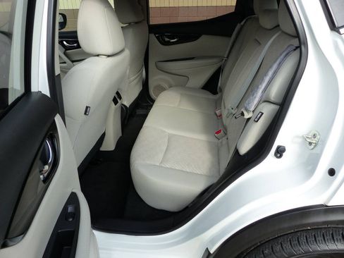Used 2021 Nissan Rogue Sport SV FWD image 34