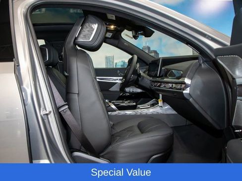Used 2025 BMW 750e xDrive AWD/4WD image 22