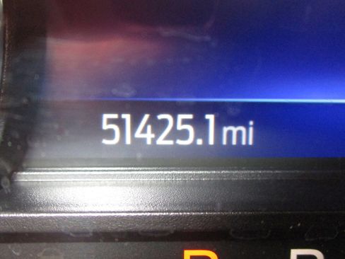 Used 2022 Ford Explorer XLT image 11