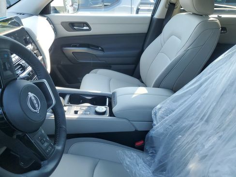 Certified 2025 Nissan Pathfinder SL AWD/4WD image 20