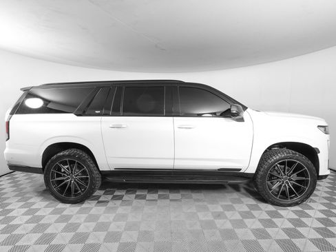 Used 2021 Cadillac Escalade ESV Sport Platinum AWD/4WD image 3
