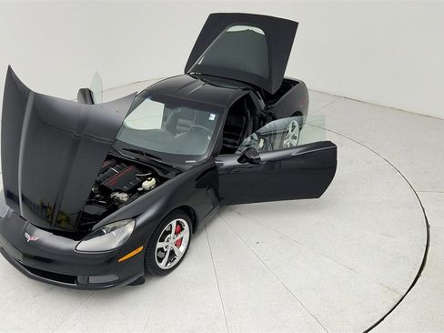 Used 2010 Chevrolet Corvette Coupe w/ 1LT image 36
