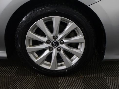Used 2019 Toyota Camry LE image 18