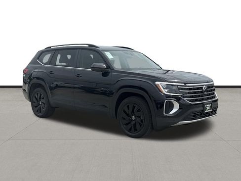 New 2026 Volkswagen Atlas SE FWD image 3