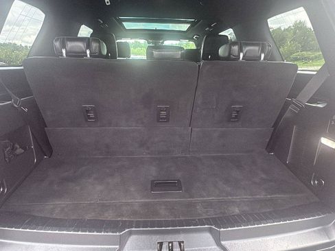 Used 2019 Ford Expedition XLT w/ Equipment Group 202A AWD/4WD image 17
