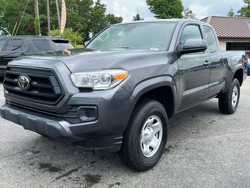 Used 2022 Toyota Tacoma SR w/ SR Convenience Package RWD image 4
